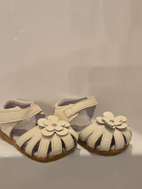 Kids Cream Flower Sandals with Hook-and-Loop Strap